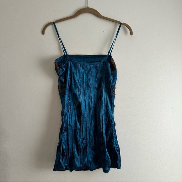 moa moa Y2K Crushed Velvet Sequin Tank Top - Picture 5 of 7